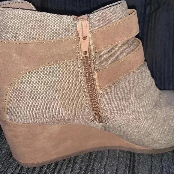 PIERRE DUMAS WEDGE ANKLE BOOTS SZ 7.5 - Picture 9 of 10